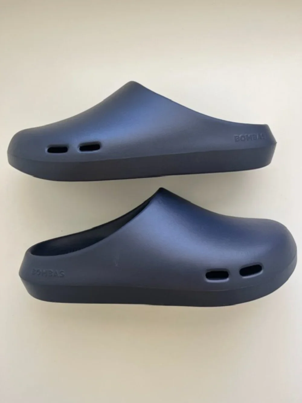 New! Bombas Friday Clogs in Deep End | Size Men's 7